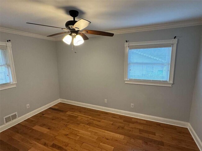 Building Photo - 837 Parkstone Dr