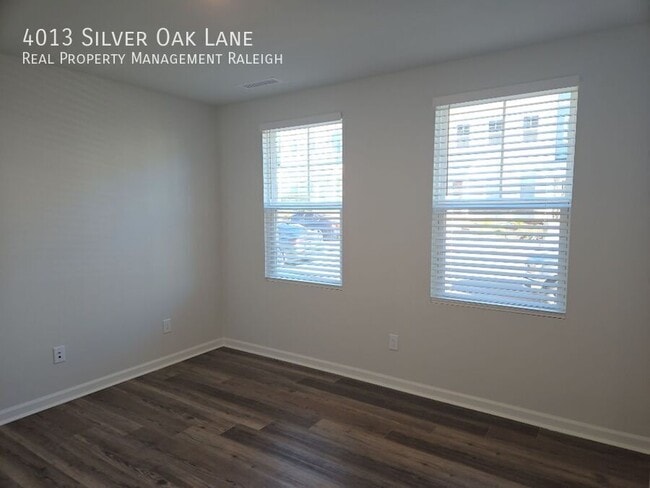 Building Photo - 4013 Silver Oak Ln