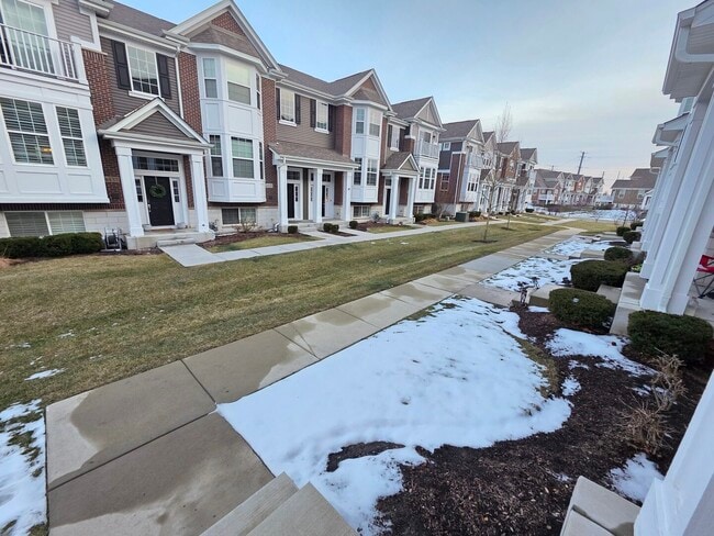 Building Photo - 4449 Monroe Ct