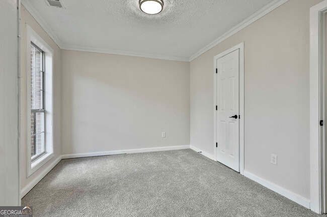 Building Photo - 76 Championship Ct