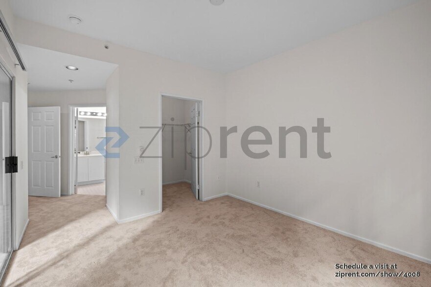 Building Photo - 240 Caldecott Ln