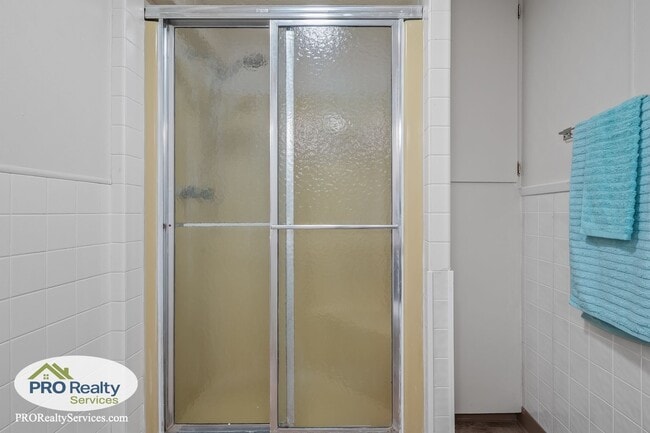 Building Photo - 4 Bedroom Home in Buffalo