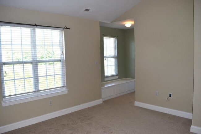 Building Photo - 6321 Park Creek Dr