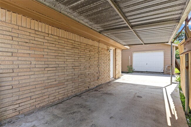 Building Photo - 10906 Keese Dr