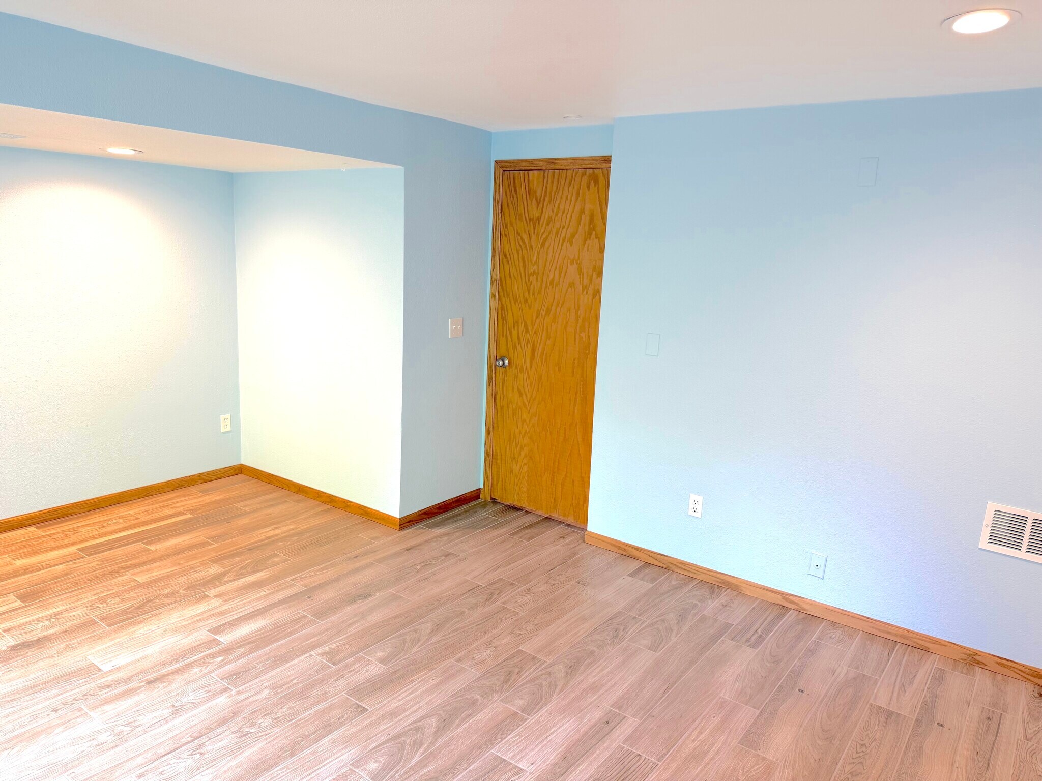 Building Photo - 4120 Riverside Ave