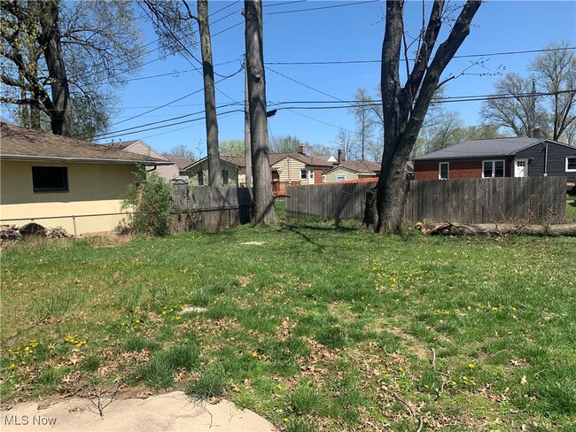 Building Photo - 1861 Eaton Dr