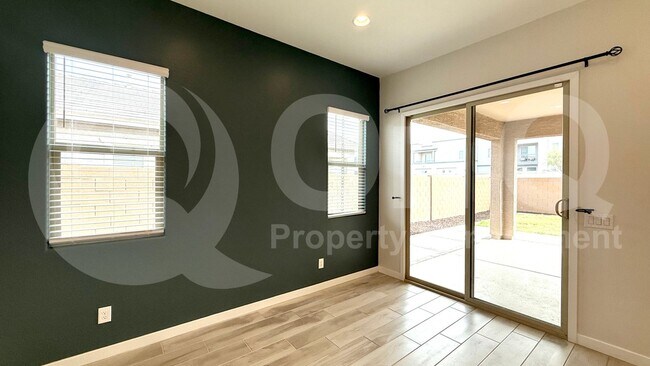 Building Photo - 9509 S 39th Dr