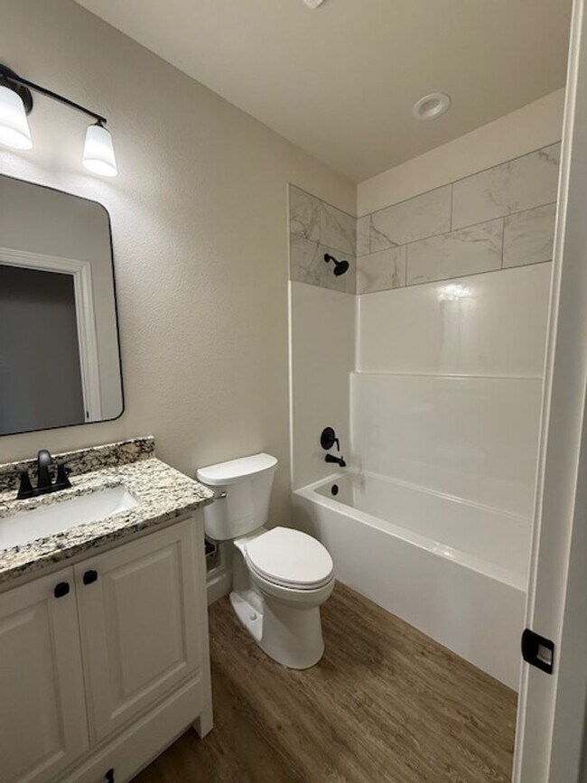 Building Photo - 7035 Glen Abbey St