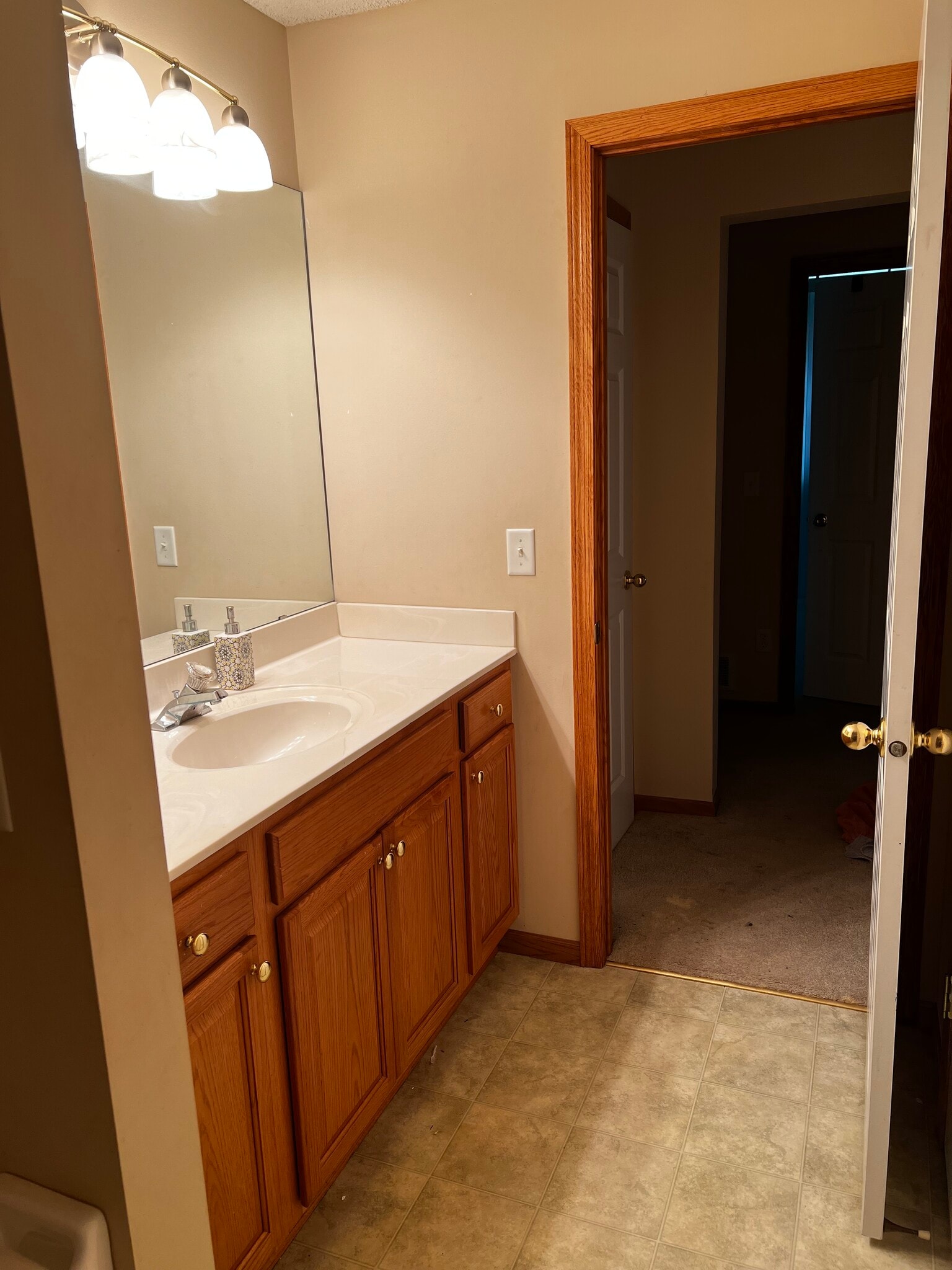 Tenants downstairs bathroom - 4711 Adair Ave N