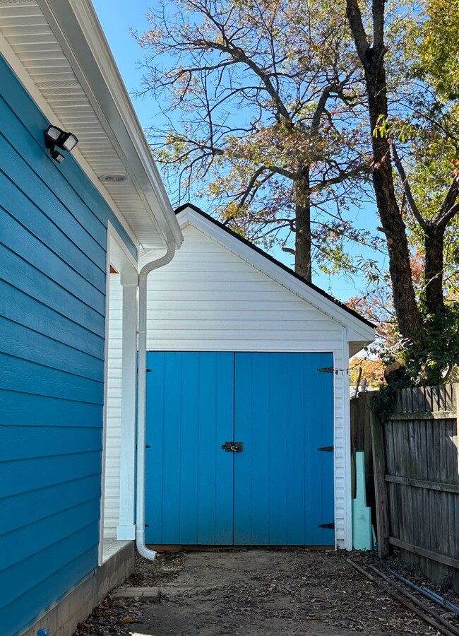 Building Photo - Charming Renovated Craftsman Bungalow (NOL...