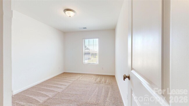 Building Photo - 761 Earhart St NW