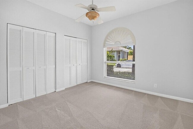 Building Photo - 5346 Vallejo Terrace