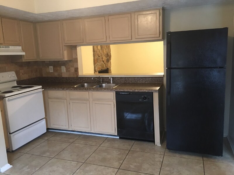 Building Photo - 6479 Meadow Rue Dr