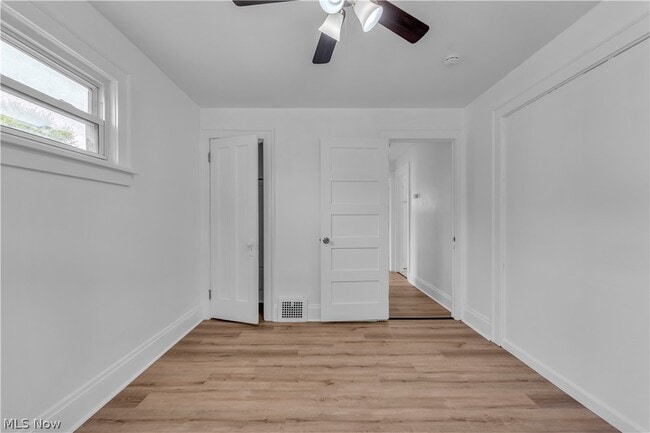 Building Photo - 382 E 161st St