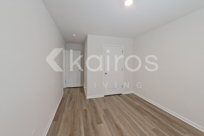 Building Photo - 133 Overstreet Way