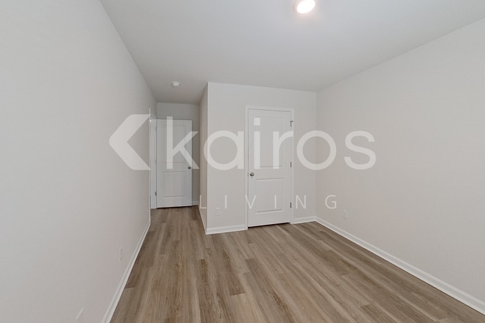 Building Photo - 133 Overstreet Way