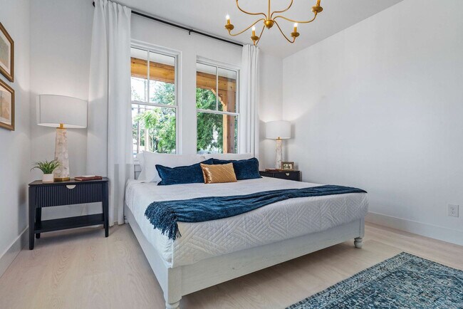 Building Photo - 28 W Castillo Dr