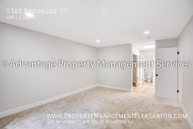 Building Photo - 5360 Brookside Ct