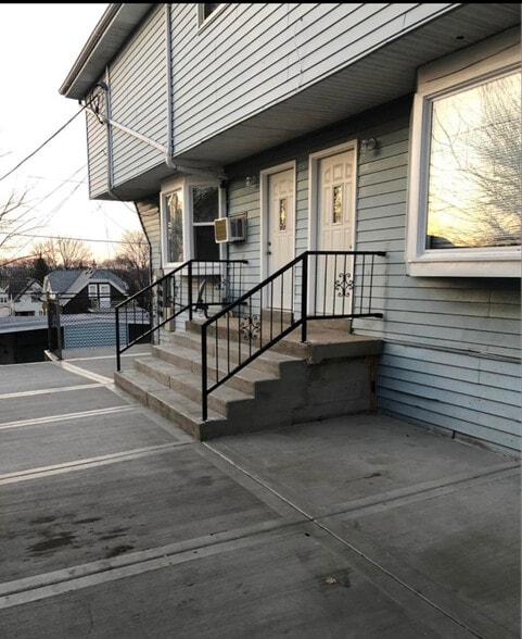 Building Photo - 1521 S 33rd St