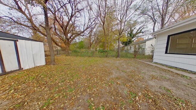 Building Photo - 3 Bedroom Home