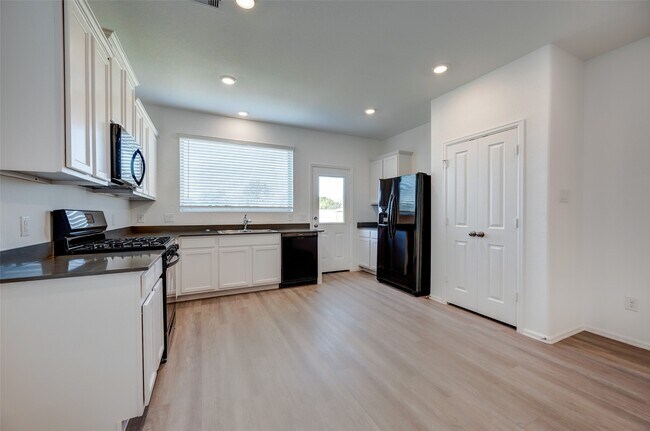 Building Photo - 25414 Katy Gate Ln