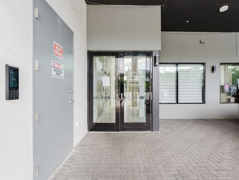 Building Photo - 2750 Griffin Rd