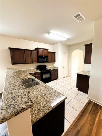 Building Photo - 120 Rushmore Ln