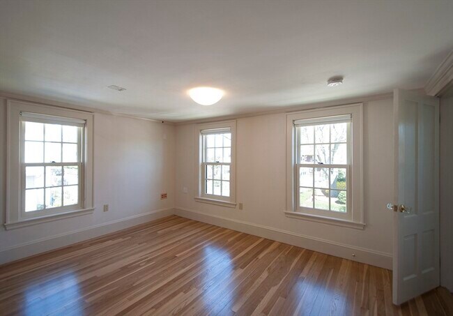 Building Photo - 153 Watson Rd