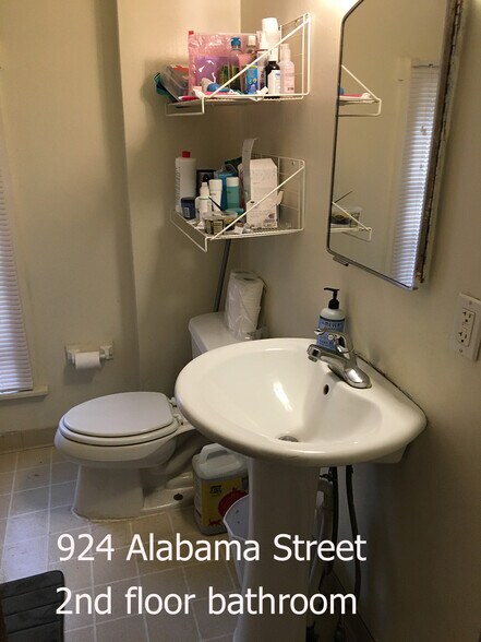 Bull Bathroom - 924 Alabama St