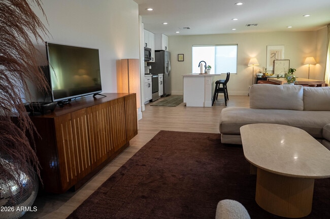 Building Photo - 8701 E Chaparral Rd