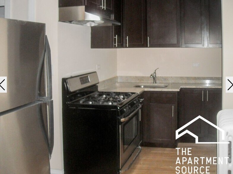 Building Photo - 514 W Cornelia Ave