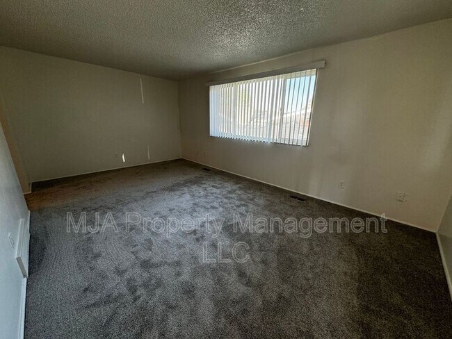 Building Photo - 4735 S 1900 W