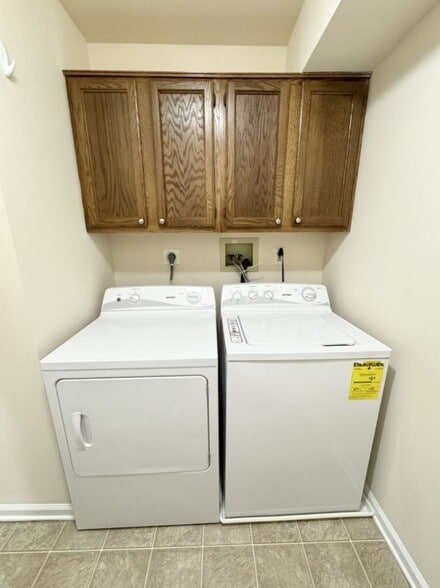 Building Photo - 700 Farmington Ave