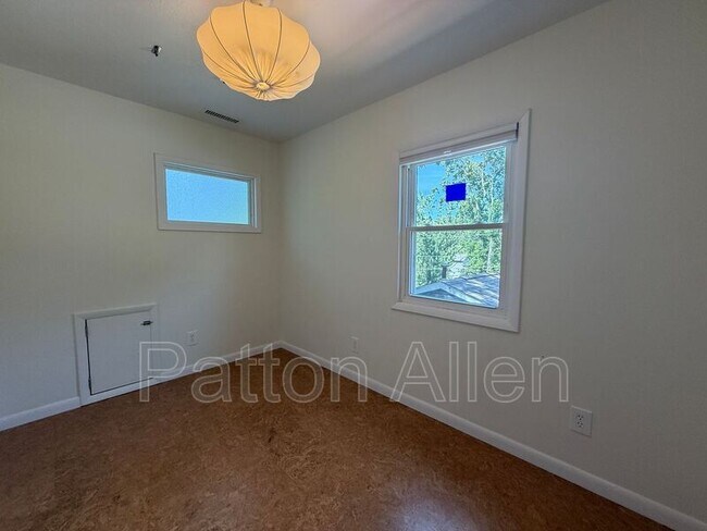 Building Photo - 44 Broadview Ave