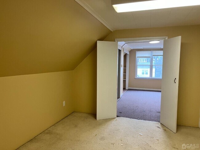 Building Photo - 27 John St