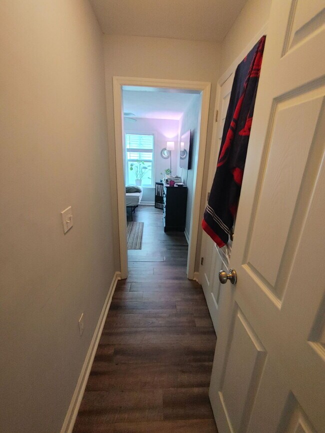 Building Photo - Modern Living 2Bd/2Ba