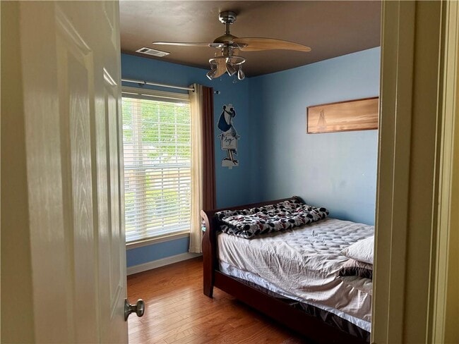 Building Photo - 585 Marylebone Dr