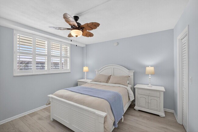 Building Photo - 100 Paradise Harbour Blvd