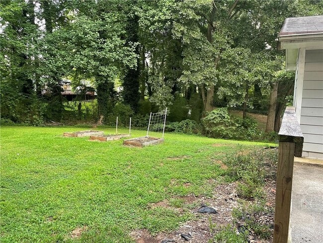 Building Photo - 660 Monticello Dr