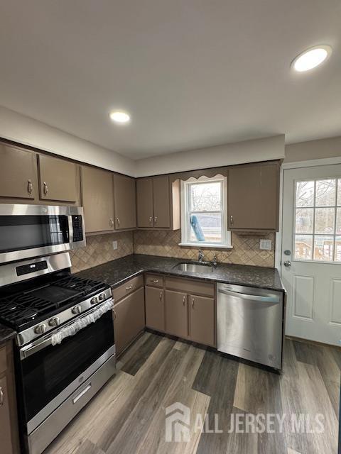 Building Photo - 601 Ridgeway Ave