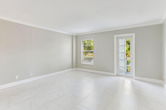 Building Photo - 950 Ponce De Leon Rd
