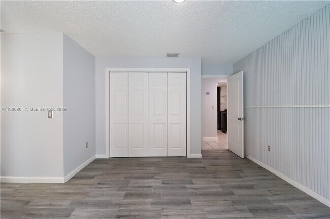 Building Photo - 10615 SW 129th Ct
