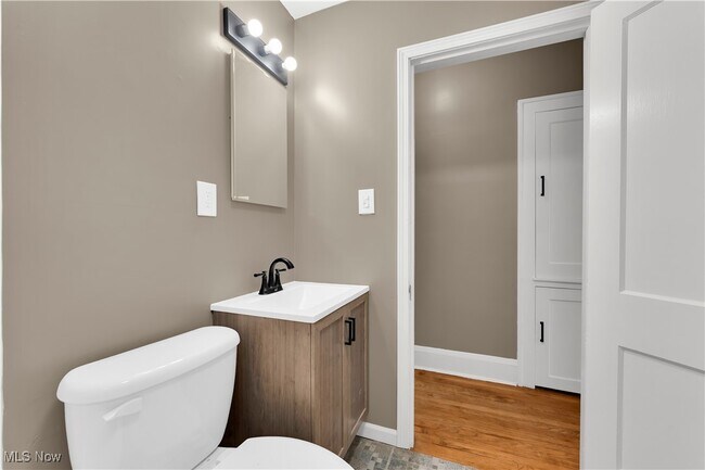 Building Photo - 10403 Russell Ave