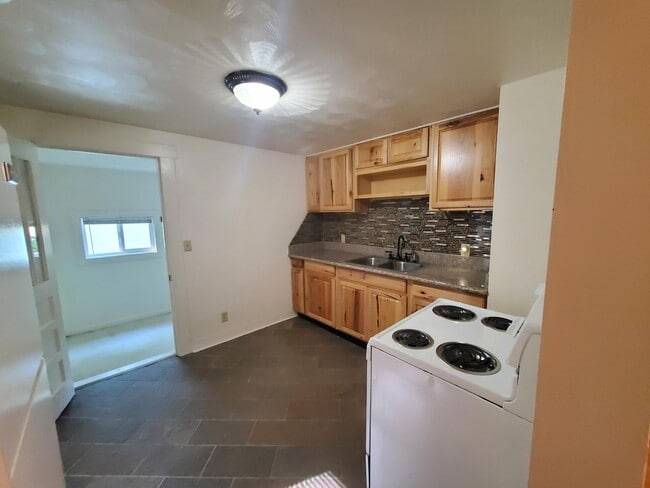 Building Photo - 8342 Plantation Rd