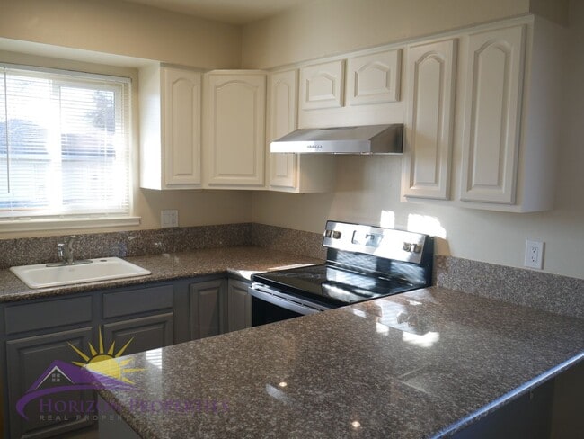 Building Photo - 2 Bed 1 Bath 827 Sq. Ft. Citrus Heights Duplex in Sunrise Estates