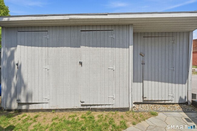 Building Photo - 9 Hunters Rd