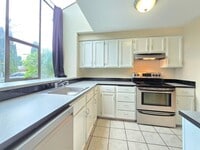 Building Photo - 2 Bedroom Townhome in Marysville Pet Friendly !