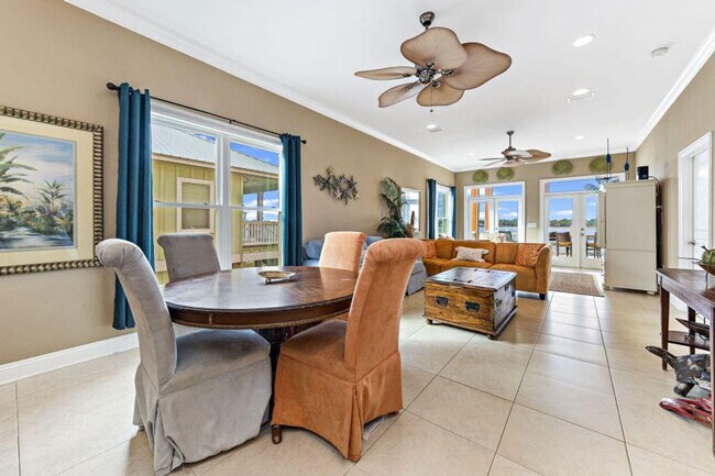 Primary Photo - 1232 W Lagoon Ave