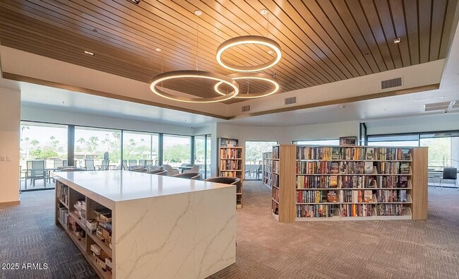 Building Photo - 25409 N Quail Haven Dr