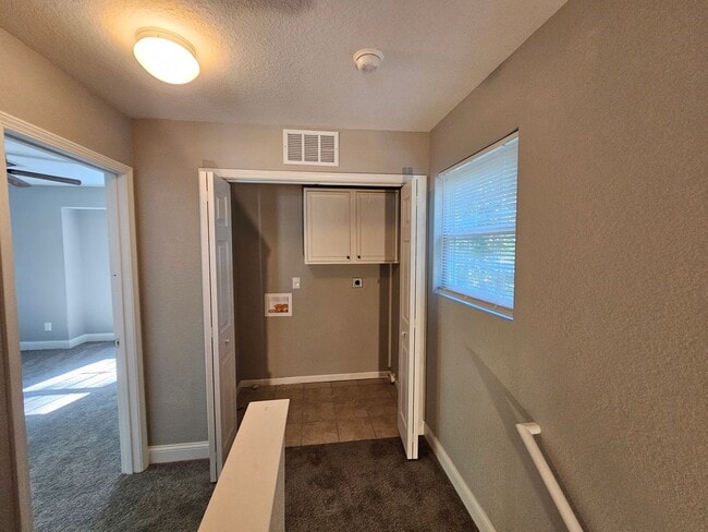 Building Photo - 1416 Maple Ln